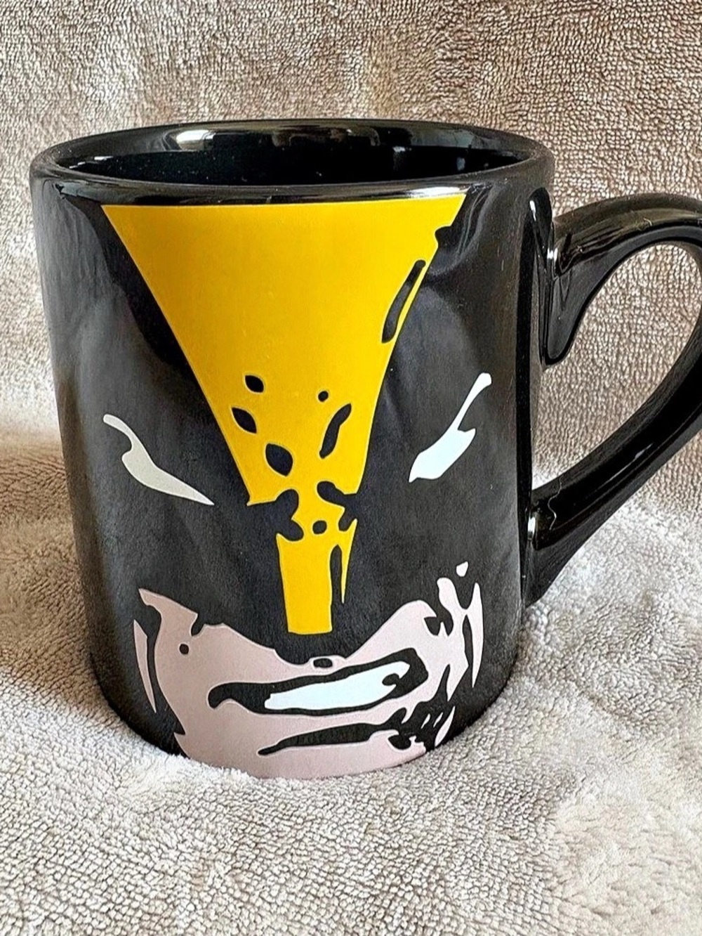 Marvel Wolverine Coffee Mug 2011 Silver Buffalo X-Men Ceramic Black & Yellow